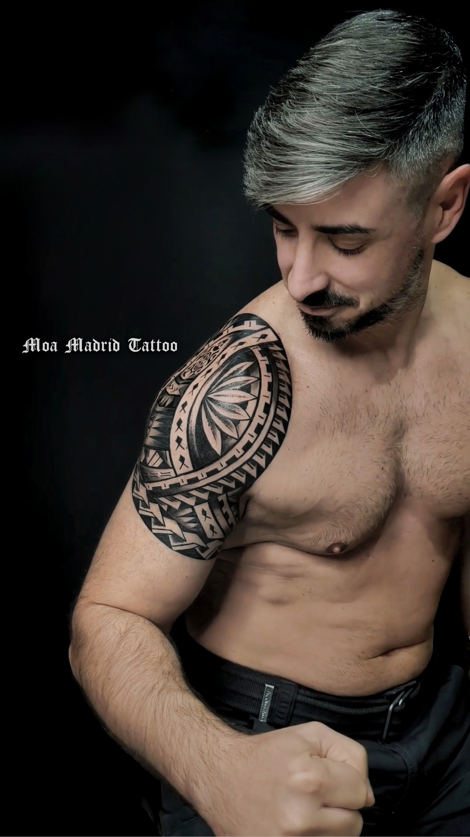 Los elementos del diseño siguen las formas del brazo